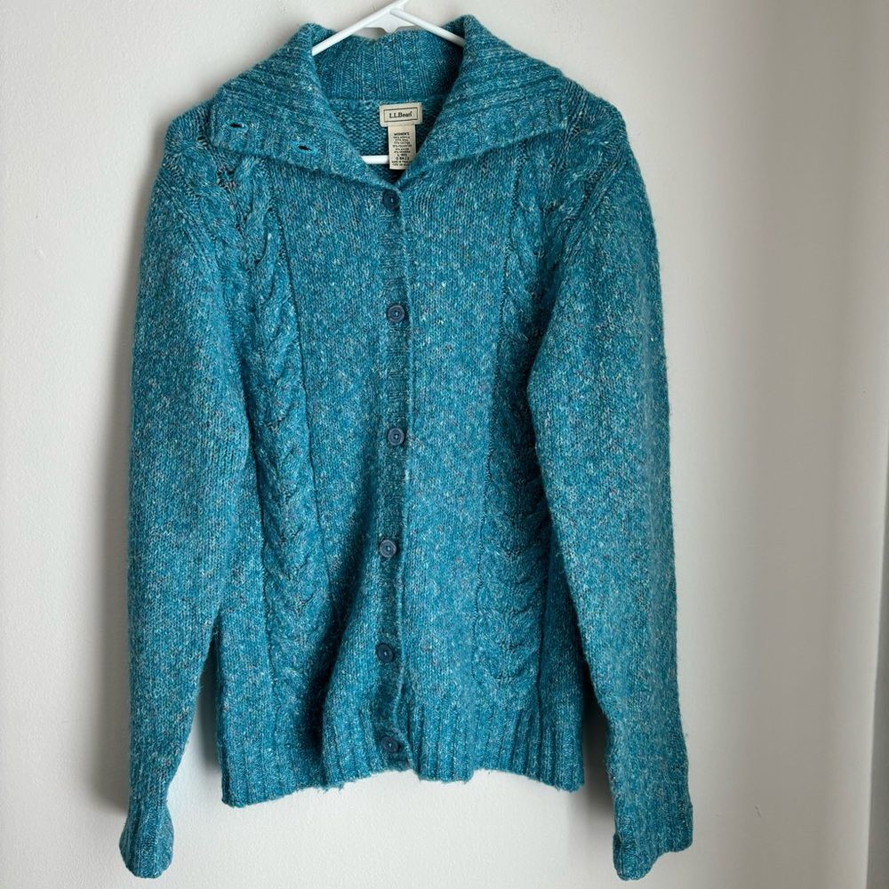 L.L. Bean Women’s cable knit wool blend speckled knit sweater size large - EUC!
